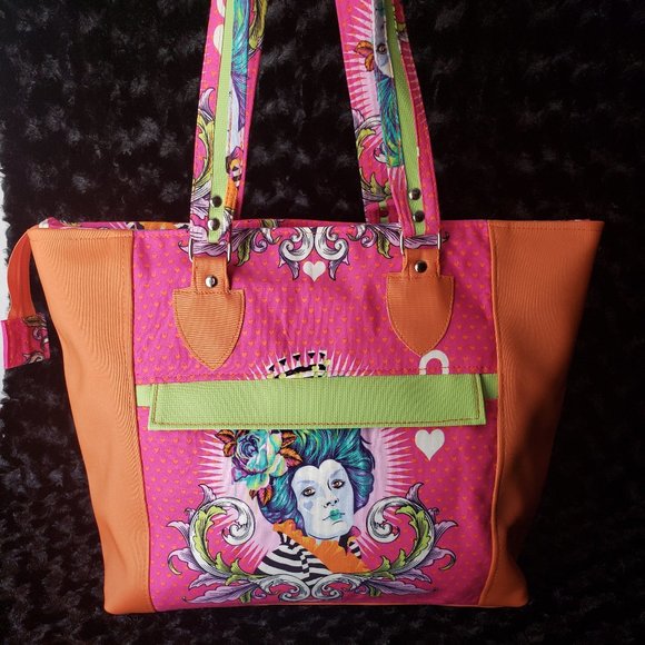 Large Queen of Hearts Handbag/Tote - Picture 2 of 6